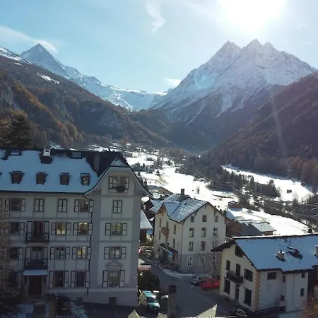 En Plein Centre Apartment Evolène